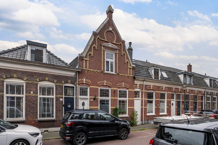 Bekijk foto 1 van Prins Hendrikstraat 53