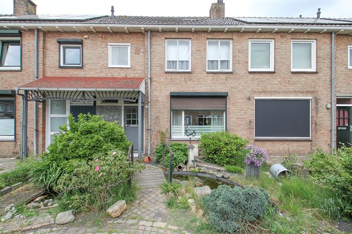 View photo 30 of Adriaan Poortersstraat 48