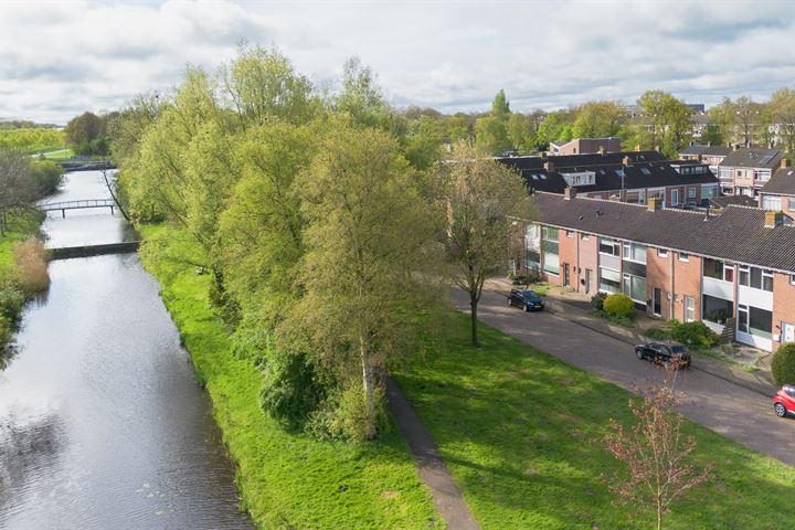 Bekijk foto 32 van Alma Tademaweg 28