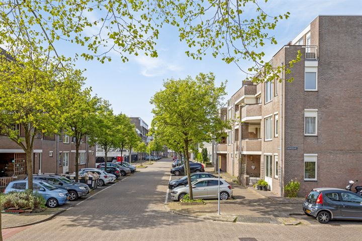 View photo 18 of Ilpendamstraat 101