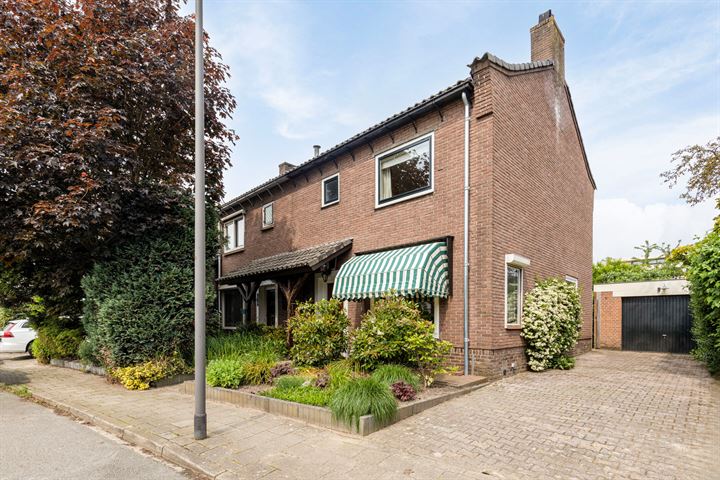 Bekijk foto 1 van Reinaldstraat 8