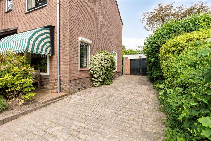 Bekijk foto 49 van Reinaldstraat 8