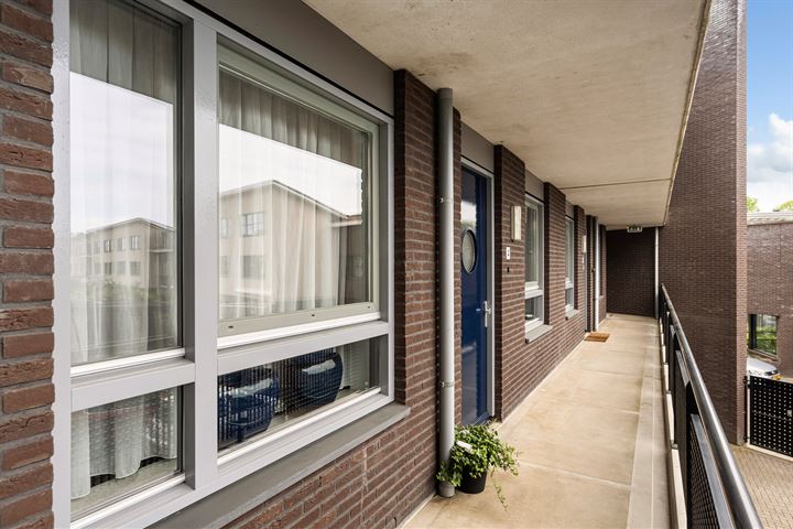 Bekijk foto 38 van Seramstraat 4