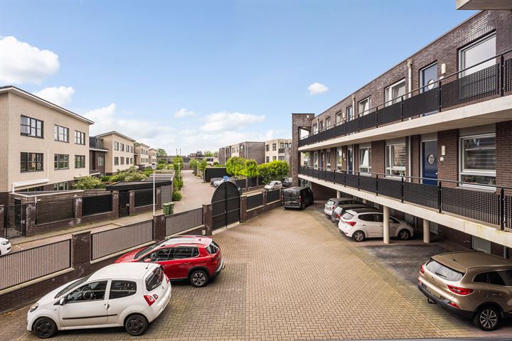 Bekijk foto 34 van Seramstraat 4