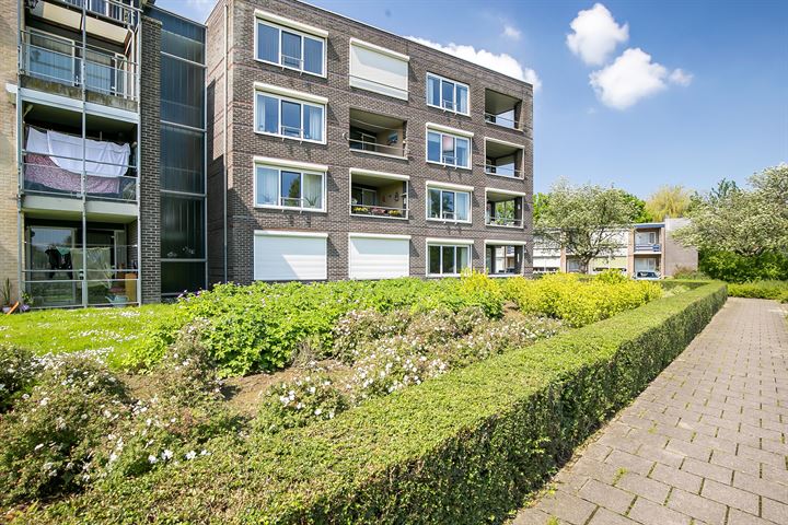 Bekijk foto 1 van Irisstraat 32