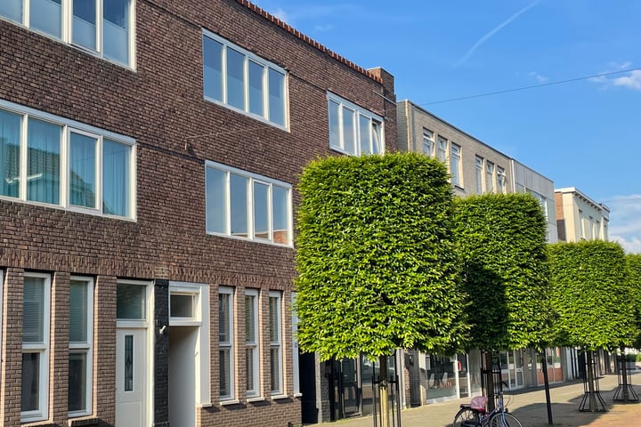 Bekijk foto 2 van van Echtenstraat 12-A