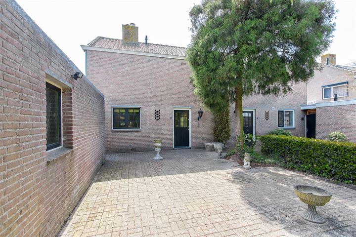 View photo 3 of Sint Lambertusstraat 4