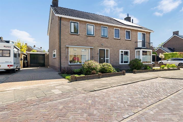 Bekijk foto 31 van van Hogendorpstraat 13