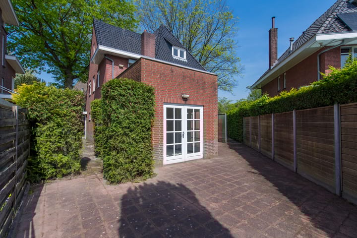 Foto 34 van Burgemeester Rauppstraat 6