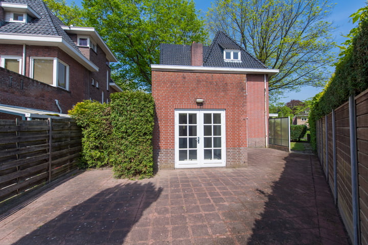 View photo 35 of Burgemeester Rauppstraat 6