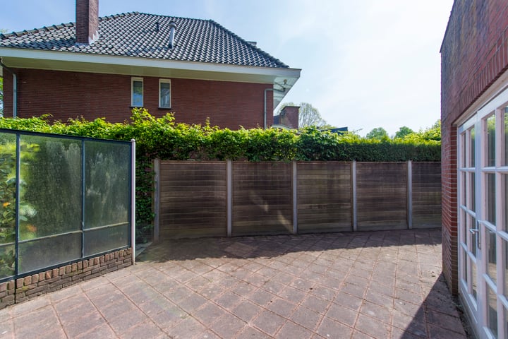 View photo 39 of Burgemeester Rauppstraat 6