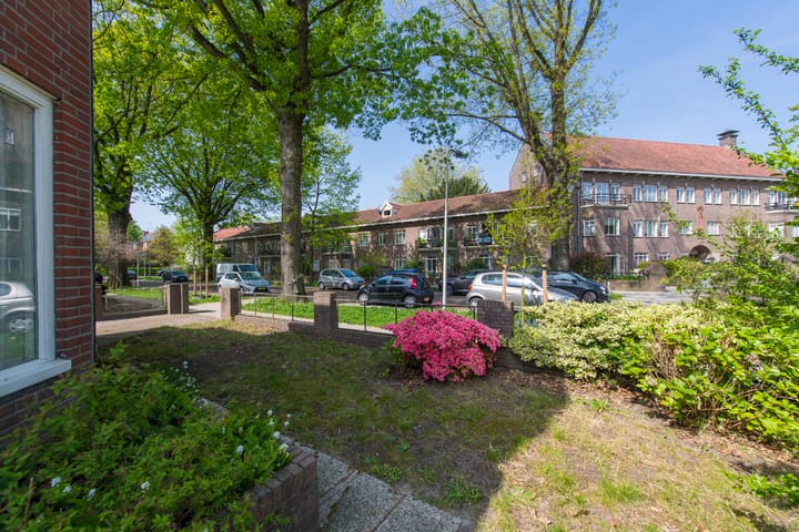 Foto 43 van Burgemeester Rauppstraat 6