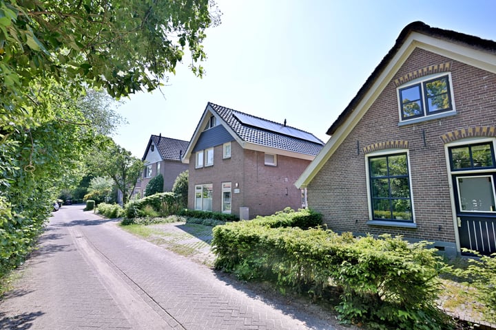 View photo 42 of Heukelenseweg 4