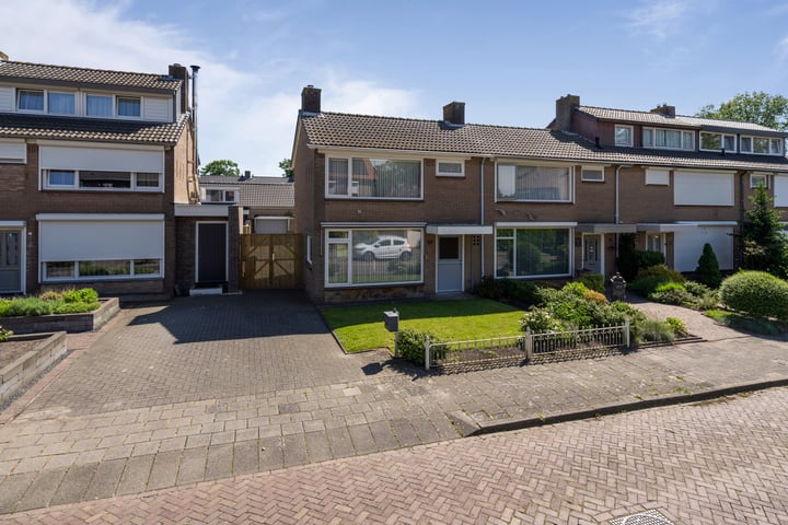 Bekijk foto 1 van Meidoornstraat 23