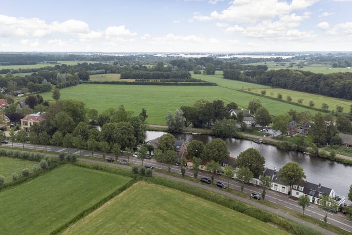 Foto 2 van Straatweg 12