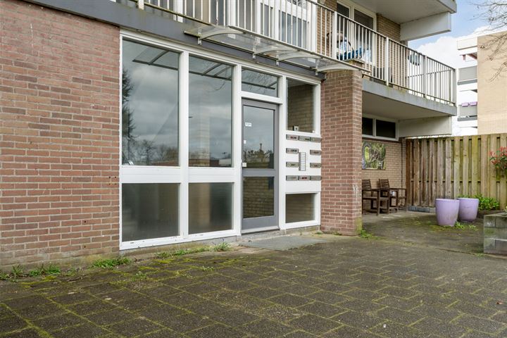 Bekijk foto 23 van Weegbreestraat 82