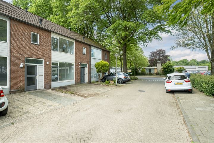 Bekijk foto 28 van Mascagnistraat 138