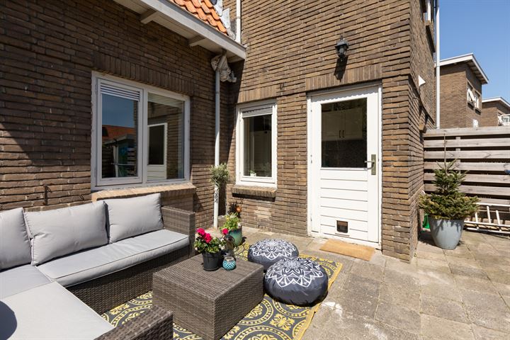 View photo 52 of Ubbo Emmiusstraat 50