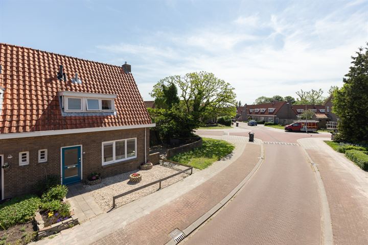 View photo 66 of Ubbo Emmiusstraat 50