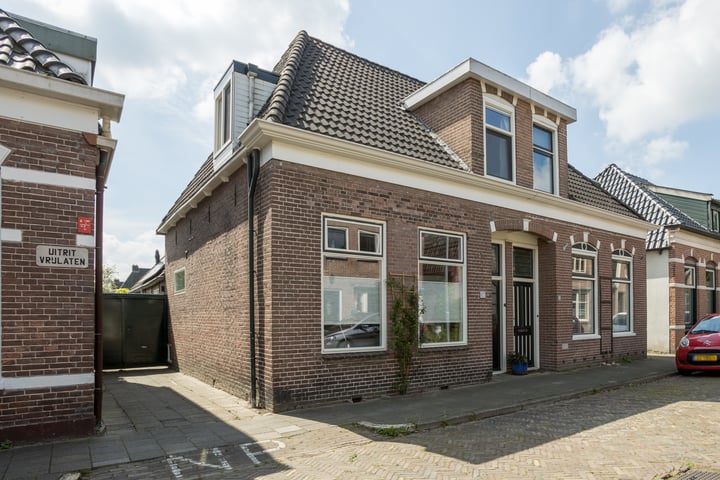 Bekijk foto 1 van Oosterhoutstraat 57