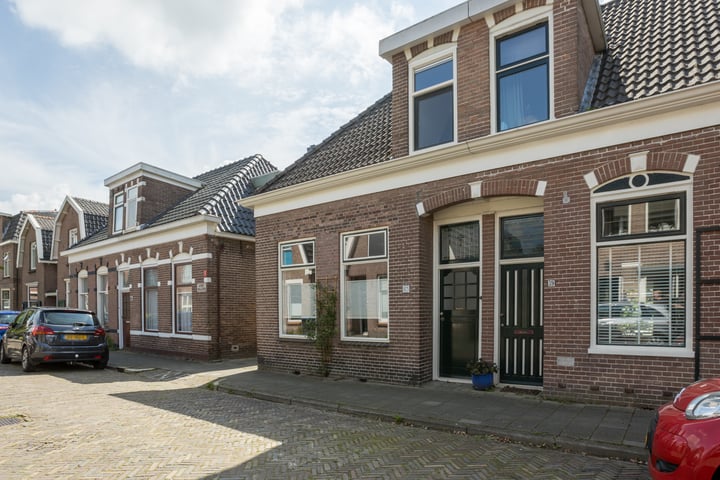 Bekijk foto 2 van Oosterhoutstraat 57