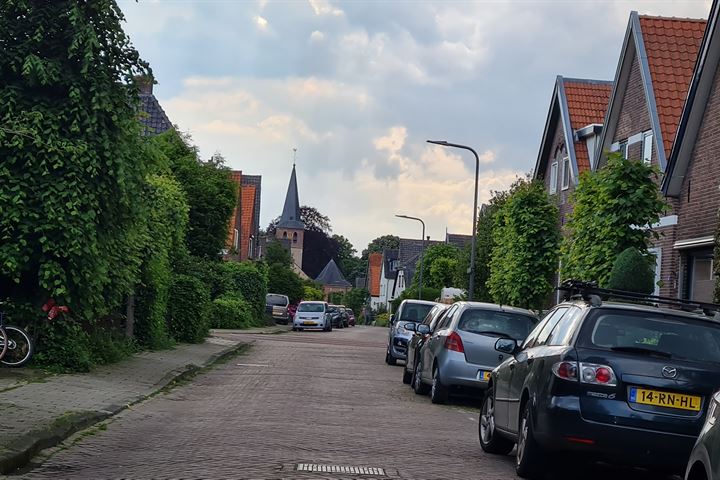 Bekijk foto 45 van Overhagenseweg 52