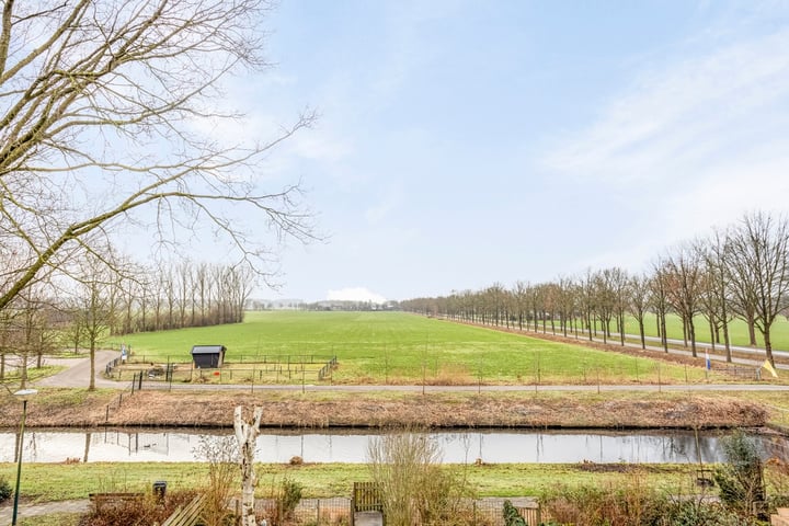 View photo 4 of Vogelweide 89