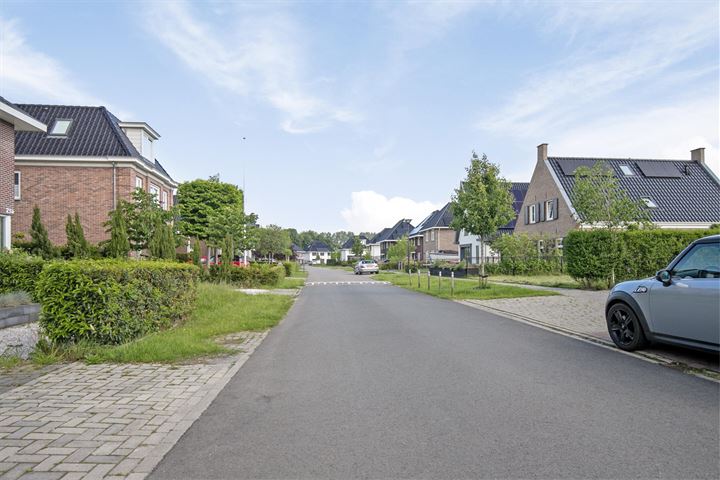 Bekijk foto 32 van Roderveld 24