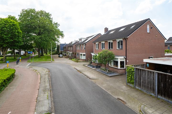 Bekijk foto 36 van Libellestraat 29