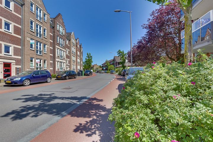 View photo 25 of Beatrixstraat 63