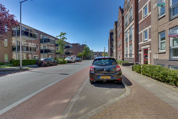 View photo 26 of Beatrixstraat 63