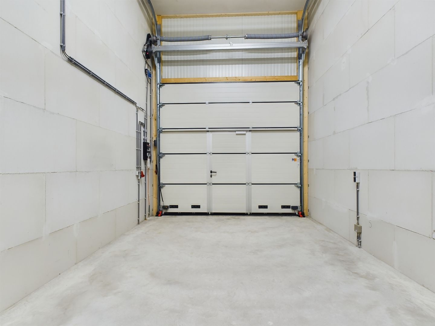 Bekijk foto 5 van Argon 14-E8