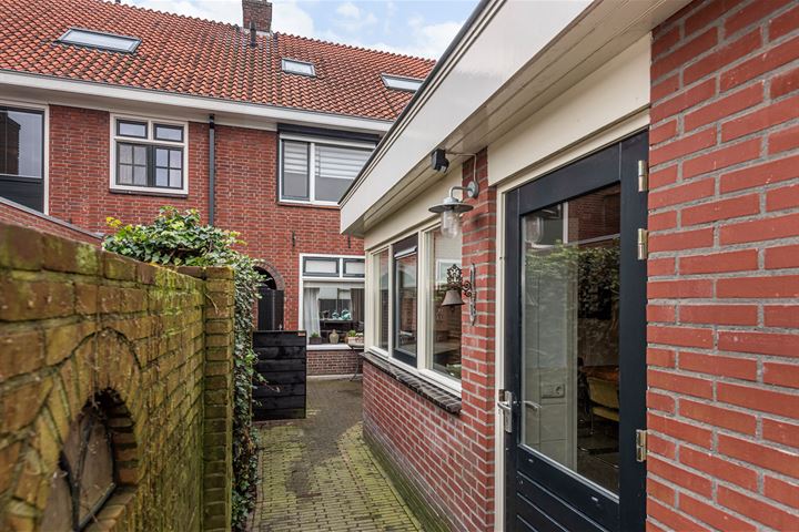 View photo 30 of Laarstraat 19