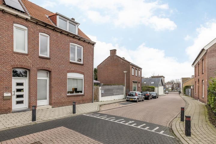 Bekijk foto 25 van Koolhofstraat 8