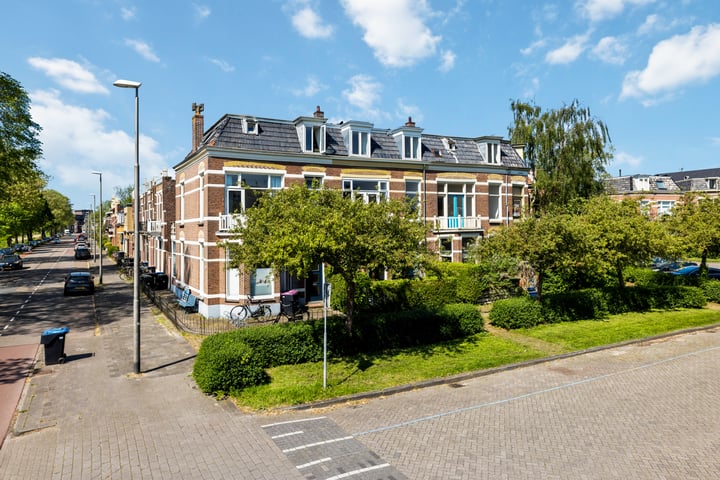 Bekijk foto 39 van Emmaplein 16