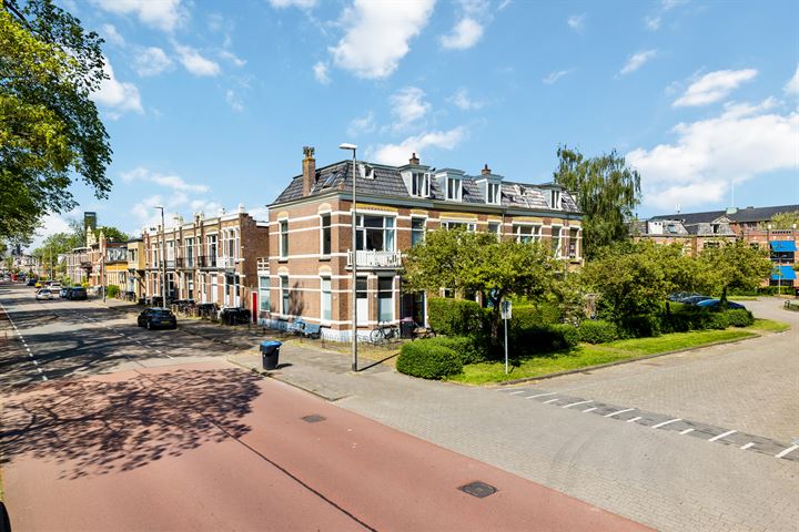 Bekijk foto 40 van Emmaplein 16