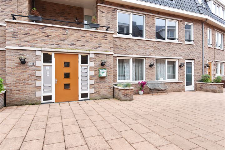 Bekijk foto 10 van Graaf Florisstraat 1