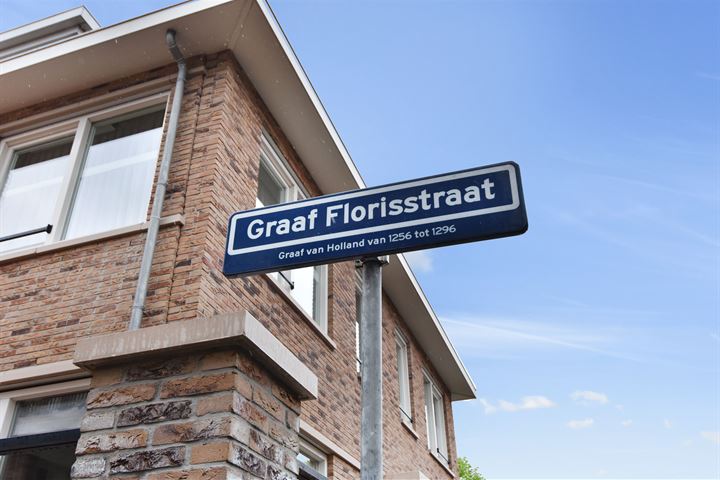 Bekijk foto 35 van Graaf Florisstraat 1