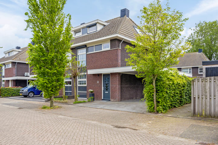 Bekijk foto 1 van Olmenstraat 20