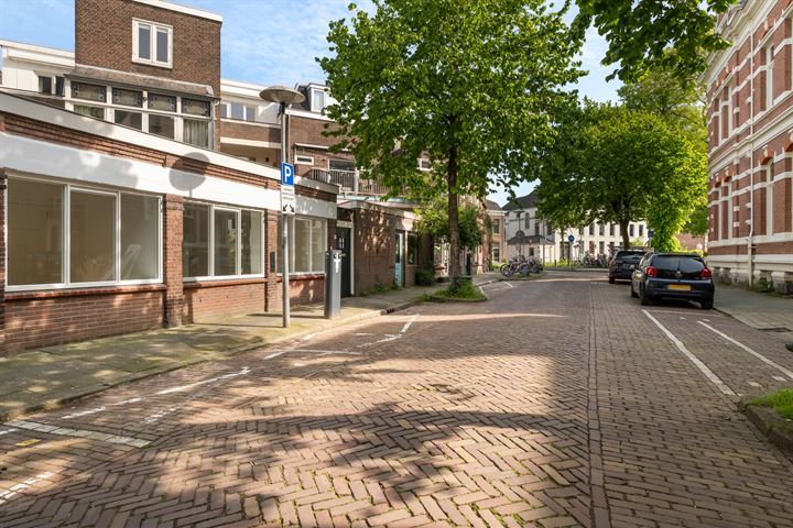 Bekijk foto 26 van Mgr. van de Weteringstraat 142