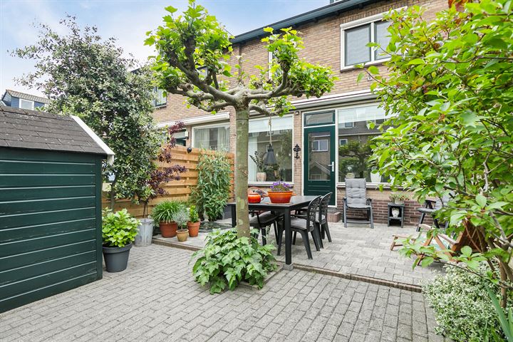 Bekijk foto 32 van Irenestraat 6