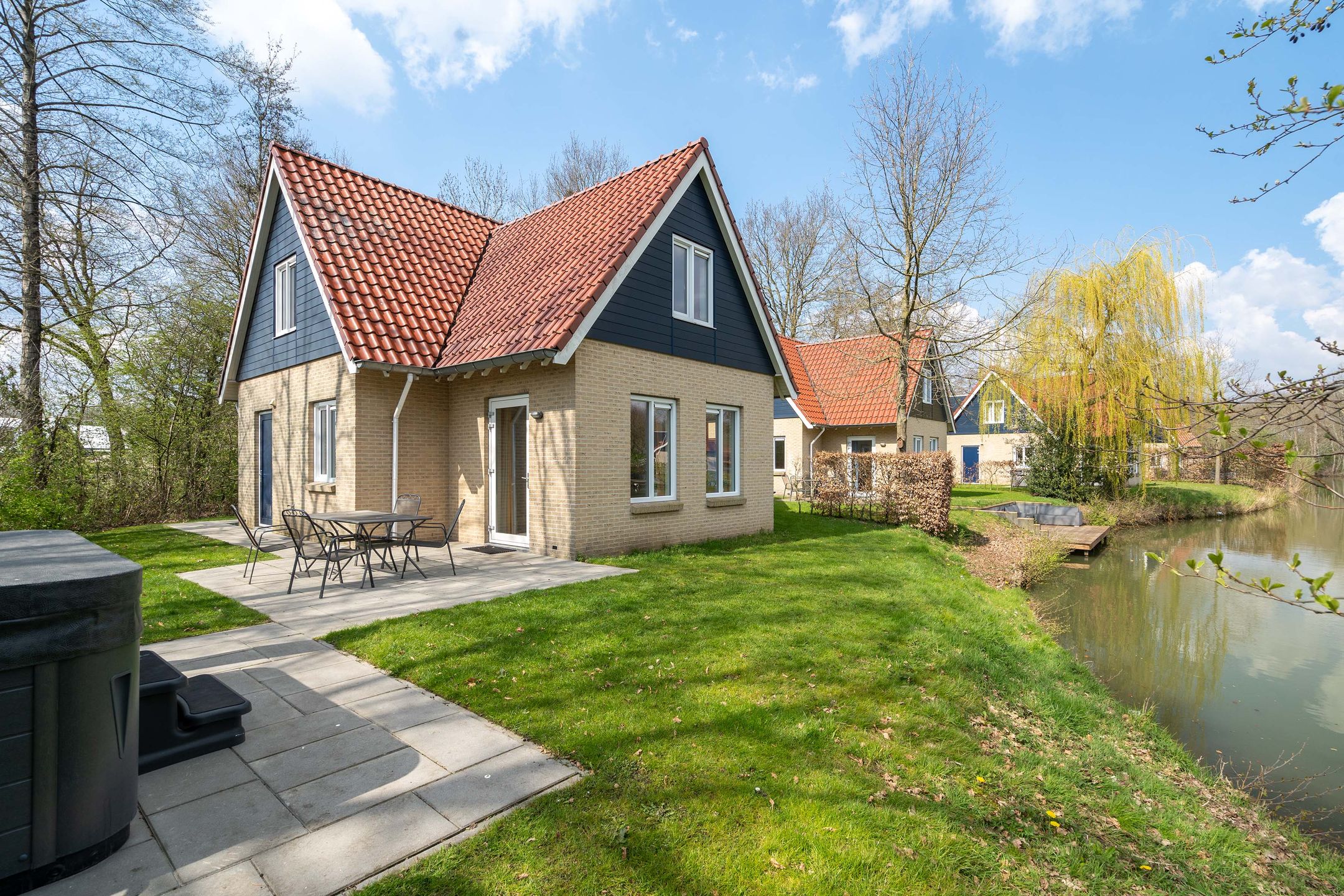 4-bedroom freehold villa in Westerbork — photo 1 of 5