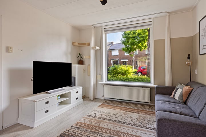 View photo 10 of Pieter de Hooghstraat 57