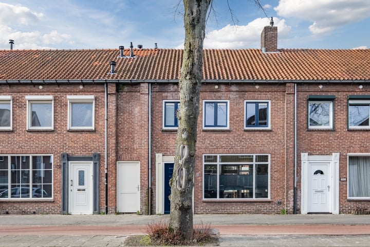 Bekijk foto 1 van Zeelsterstraat 98