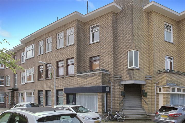 Bekijk foto 2 van van Faukenbergestraat 57