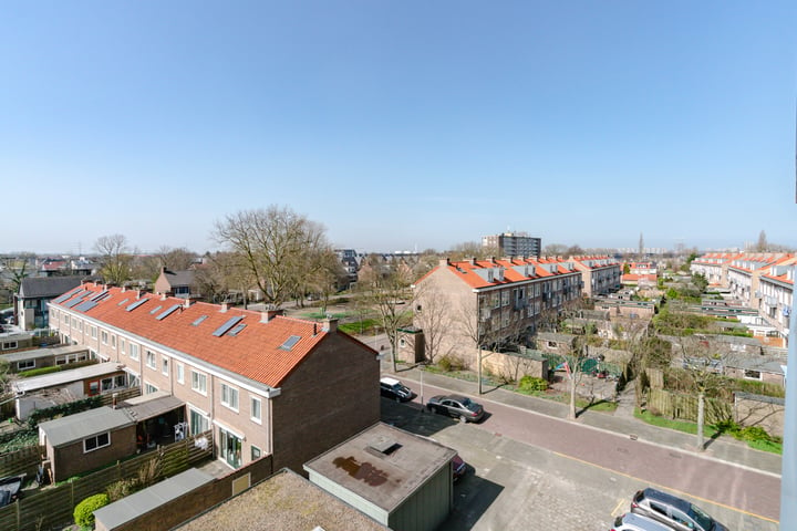 Bekijk foto 4 van Van Adrichemstraat 303