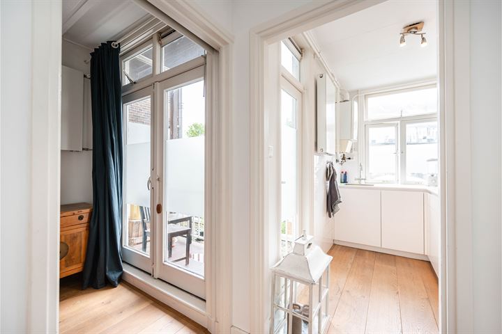 View photo 10 of Spaarndammerstraat 18-F