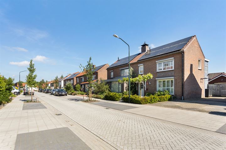 Bekijk foto 3 van Bernhardstraat 23