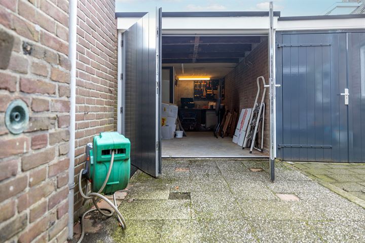 Bekijk foto 31 van Bronbeeklaan 63