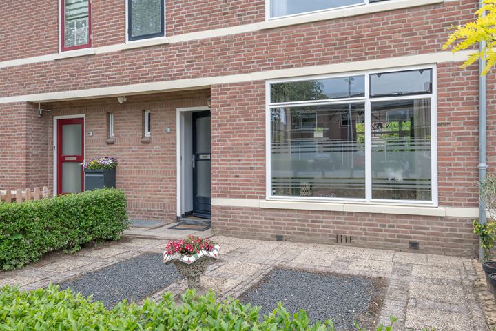 Bekijk foto 6 van Deken de Raetstraat 18